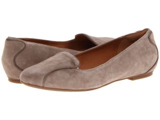 Clarks Valley Relax Womens Slip on Shoes (Tan)
