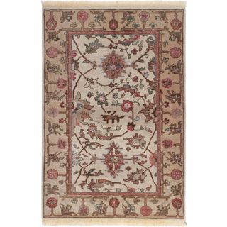 Hand knotted Agra Wool Area Rug (39 X 59)