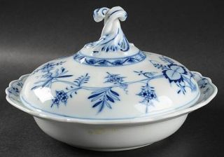 Meissen (Germany) Blue Onion (Oval Backstamp) Round Covered Vegetable, Fine Chin