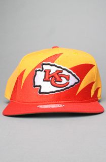 Mitchell & Ness The Kansas City Chiefs Sharktooth Snapback Hat in Red Yellow