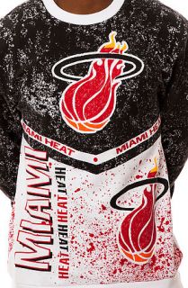 Mitchell & Ness Sweatshirt Miami Heat Stand Crew Fleece in Black