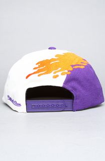 Mitchell & Ness The Phoenix Suns Paintbrush Snapback Hat in Purple