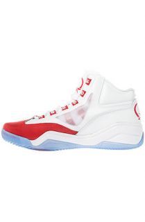 Reebok Sneaker Q96 Crossexamine Sneaker in White and Stadium Red