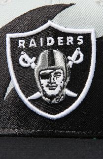 Mitchell & Ness The Oakland Raiders Sharktooth Snapback Hat in Black Gray