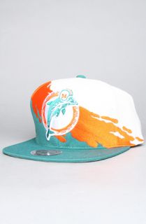 Mitchell & Ness The Miami Dolphins Paintbrush Snapback Hat in Green