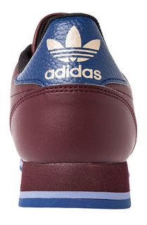 Adidas Sneaker Orion 2 Sneaker in Light Maroon, Night Blue, & Tech Gold