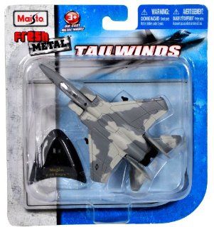 Maisto Fresh Metal Tailwinds 1136 Scale Die Cast United States Military Aircraft   U.S. Tactical Fighter Jet F 15 EAGLE with Display Stand (Dimension 3 1/4" x 5" x 1") Toys & Games