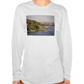 Africa, Egypt, Upper Egypt, Nile River between Shirt