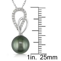 Miadora Miaodra 10k White Gold Tahitan Pearl and 1/8ct TDW Diamond Necklace (H I, I2 I3) Miadora Pearl Necklaces