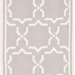 Safavieh Hand woven Moroccan Dhurrie Grey/ Ivory Wool Rug (2'6 x 10') Safavieh Runner Rugs