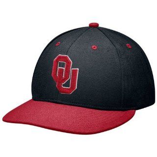 Nike Oklahoma Sooners Black Crimson Baseball Authentic 643 Fitted Hat (7 7/8)  Sports & Outdoors