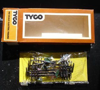 Tyco HO Scale Train Assessories Signs and Light Poles Toys & Games