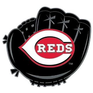 CINCINNATI REDS OFFICIAL LAPEL PIN  Sports Related Pins  Sports & Outdoors