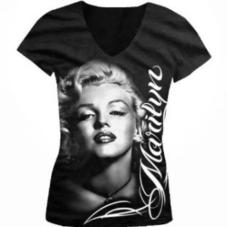 Marilyn Monroe Juniors V Neck T shirt, Marilyn Monroe and Signature Junior's V neck Tee Shirt Clothing