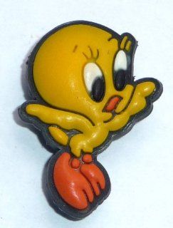 Tweety Bird flapping wings in Looney Tunes JIBBITZ Crocs Hole Bracelet Shoe Charm 