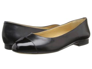 Trotters Chic Womens Slip on Shoes (Black)