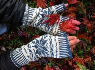 nordic star mittens by the forest & co