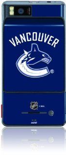 Skinit Protective Skin for DROID X   NHL Vancouver Canucks Cell Phones & Accessories