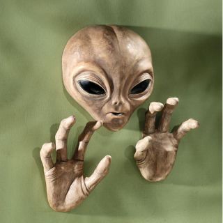 Roswell The Alien Plaque