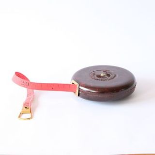 bakelite style tape measure by berylune