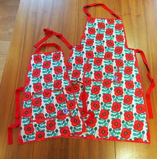 poppy aprons for adults and kids by catching stars