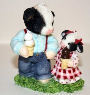 Mary's Moo Moos 2001 Dairy Queen Having You In My Life is A Moo Velous Treat 101490   Collectible Figurines