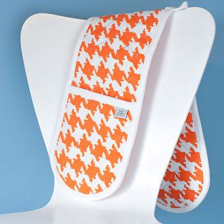 houndstooth design oven gloves by the shed inc