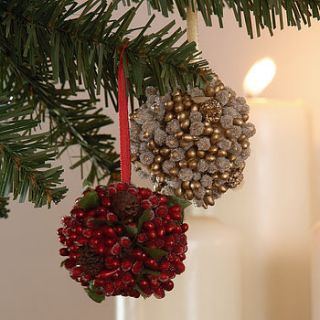 six pinecone and berry tree decorations by dibor