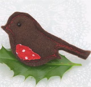 christmas robin brooch by edamay