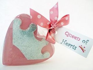 handmade queen of hearts soap by brambleberries