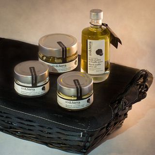 gourmet truffle oil and condiment set by hennie's deli