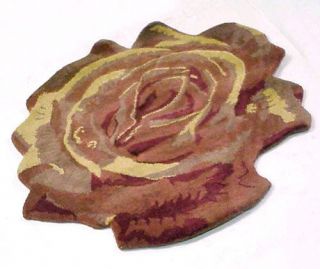 Rose shaped 4 x 4 Wool Rug —