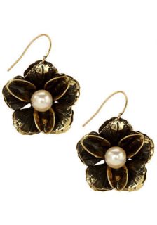 Girl With Pearl Flower Earrings  Mod Retro Vintage Earrings