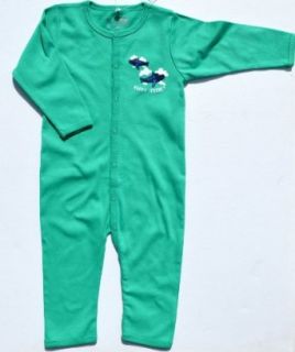 NAME IT Jungen Baby Schlafanzug Einteiler mit Fu / NIGHTSUIT VAGN OCT (50, grn) Bekleidung