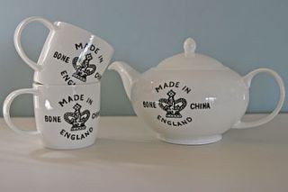 made in england fine bone china teapot & mugs by berry red