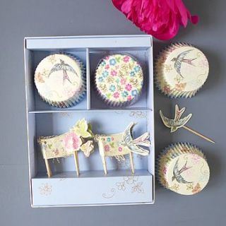 floral and swallow cupcake set by lilac coast weddings