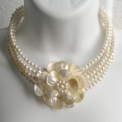 Pearl and Mother of Pearl Flower Beaded Necklace (4 8 mm) (Thailand) Necklaces