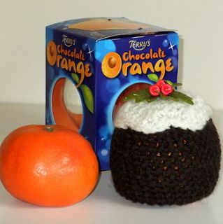 christmas plum pudding cover for orange by cookie crochet