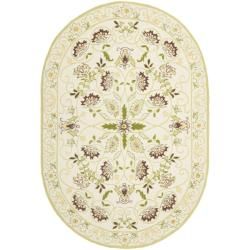 Hand hooked Bedford Ivory/ Green Wool Rug (46 X 66 Oval)