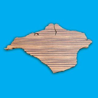 isle of wight county shaped chopping board by county choppers