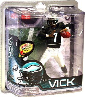 McFarlane Toys NFL Sports Picks Series 28 Action Figure Michael Vick (Philadelphia Eagles) Black Jersey Gold Collector Level Chase Toys & Games