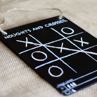noughts and crosses blackboard game by the wedding of my dreams
