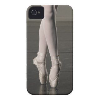 Ballerina en pointe iPhone 4 Case Mate cases