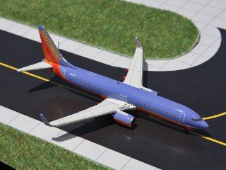 Gemini Jets Southwest Airlines B737 800 (W) Model Airplane Toys & Games