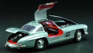 Minicraft Models 300SL Gullwing 1/16 Scale Toys & Games