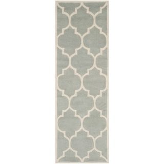 Safavieh Handmade Moroccan Chatham Geometric pattern Gray/ Ivory Wool Rug (23 X 11)