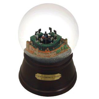 MLB Chicago White Sox Historical Comiskey Park Former Chicago White Sox Musical Globe  Sports Related Collectible Water Globes  Sports & Outdoors