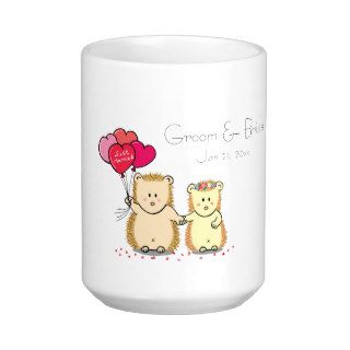 Cute hedgehog couple with balloons, just married coffee mugs