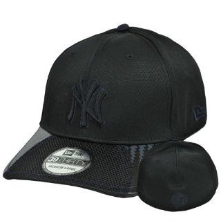 MLB New Era 39Thirty 3930 New York Yankees Lightning Strike Flex Fit Hat Cap SML  Sports Fan Baseball Caps  Sports & Outdoors