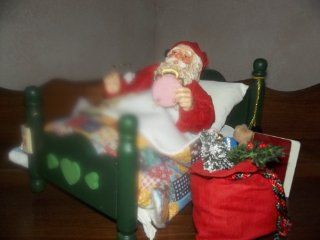 Clothtique Pbl Drm Santa in Bed Musical Ret. 1994  Collectible Figurines  